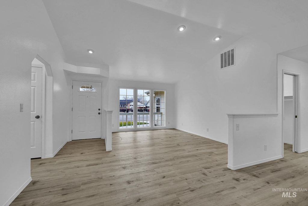 Photo of 10838 W Tidewater Ct, Boise, ID 83713 (MLS # 98972402)