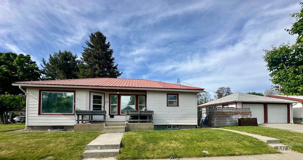 Photo of 354 W Galloway AVE, Weiser, ID 83672 (MLS # 98985648)