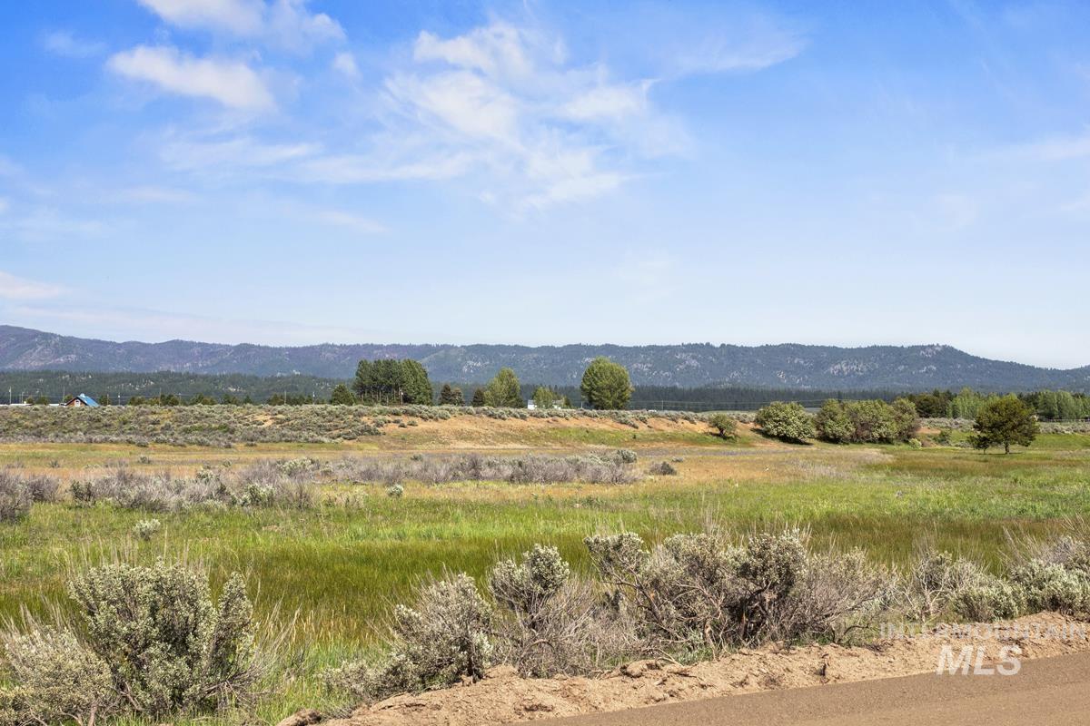 L6 B2 River Bank Drive