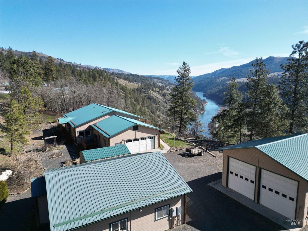 Photo of 809 River Pointe Lane, Lenore, ID 83541 (MLS # 98977042)