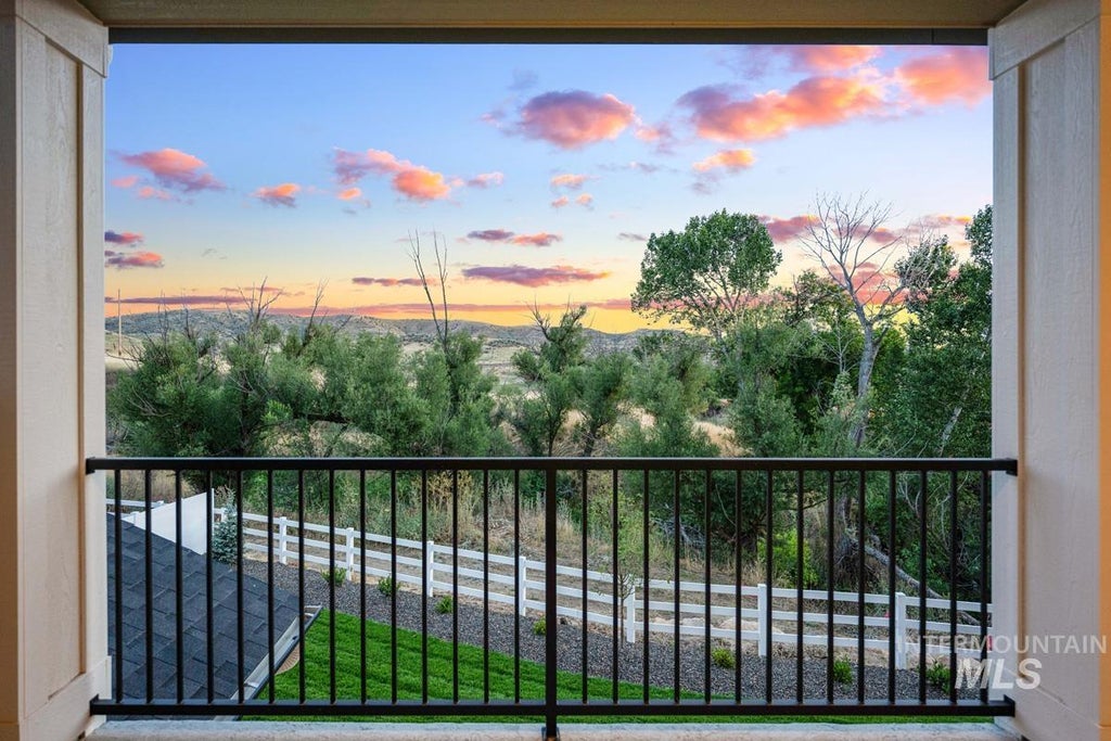 Photo of 7061 W Waxwing Dr, Boise, ID 83714 (MLS # 99000080)