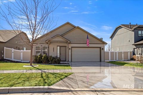 Photo of 3865 S Windy Ridge Dr, Nampa, ID 83686 (MLS # 98959094)