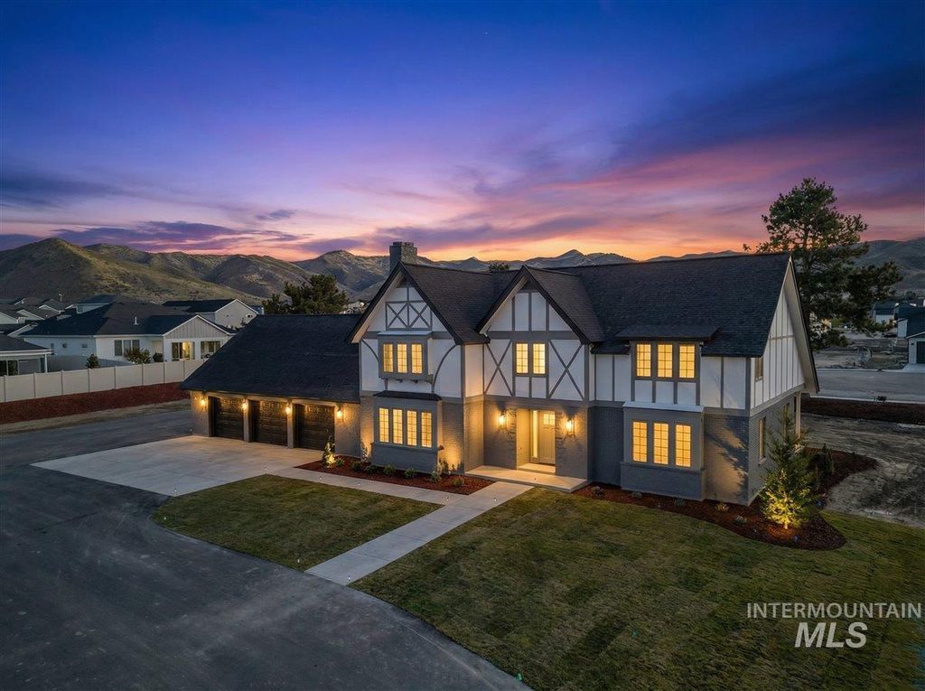 Photo of 1740 Castle Way, Emmett, ID 83617 (MLS # 98970024)