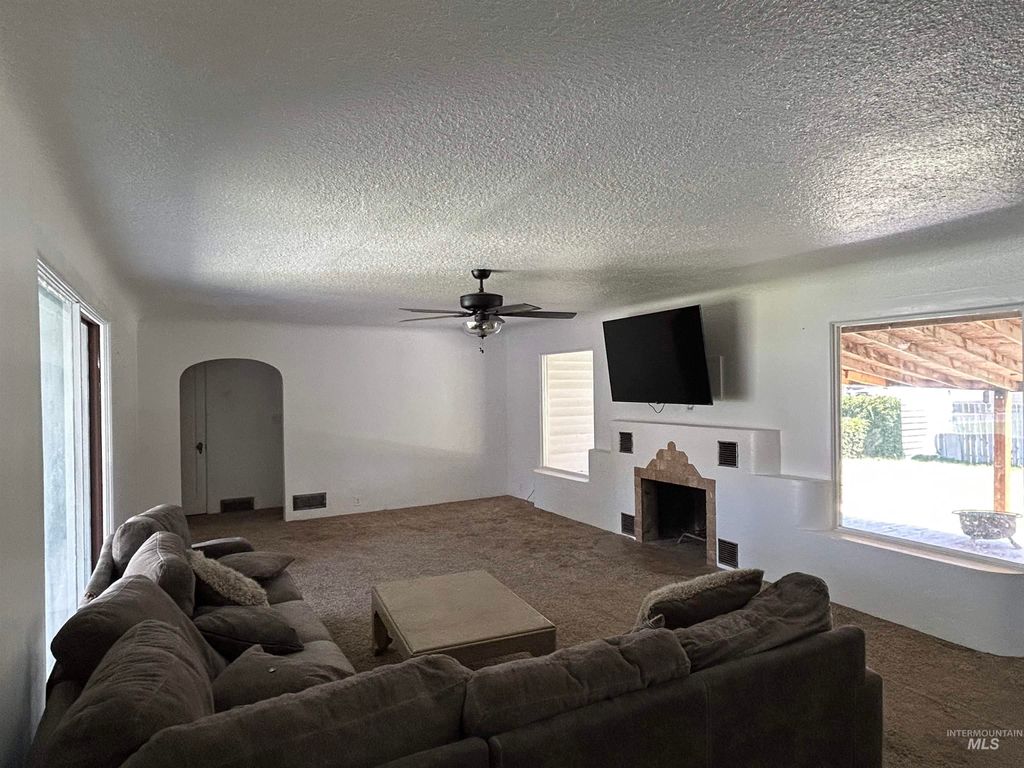 Photo of 1036 North Davis St, Jerome, ID 83338 (MLS # 98956568)