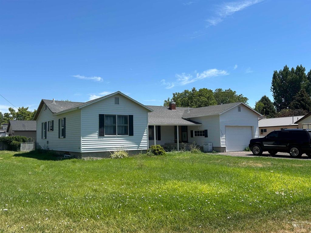 Photo of 1036 North Davis St, Jerome, ID 83338 (MLS # 98956568)