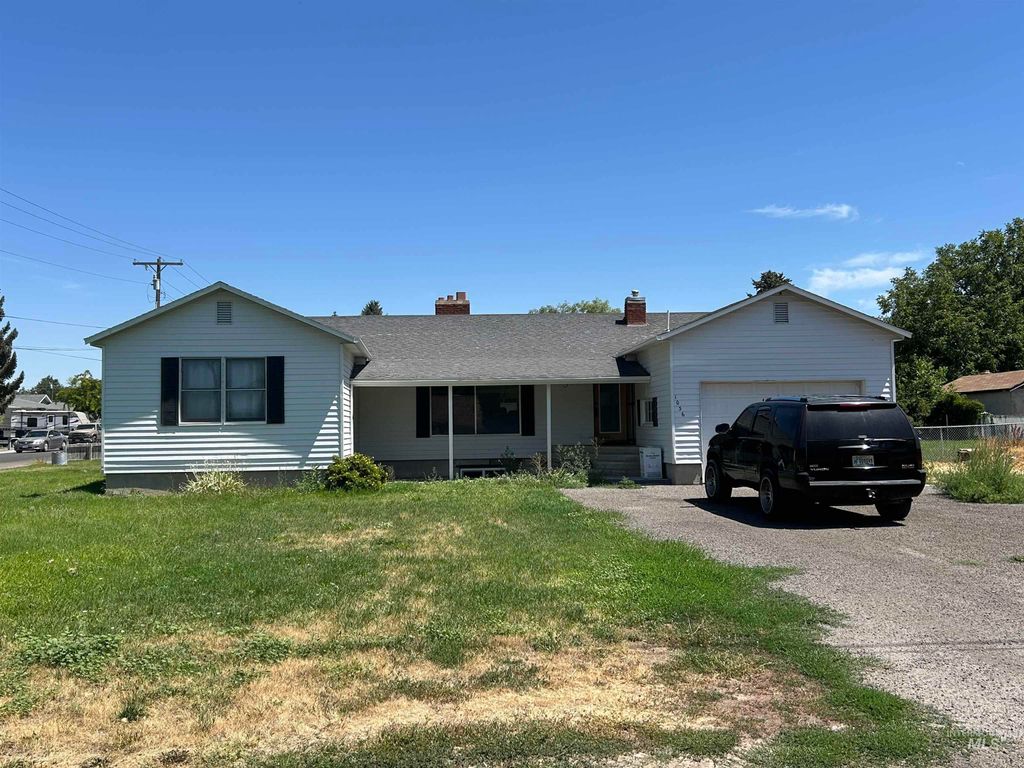 Photo of 1036 North Davis St, Jerome, ID 83338 (MLS # 98956568)