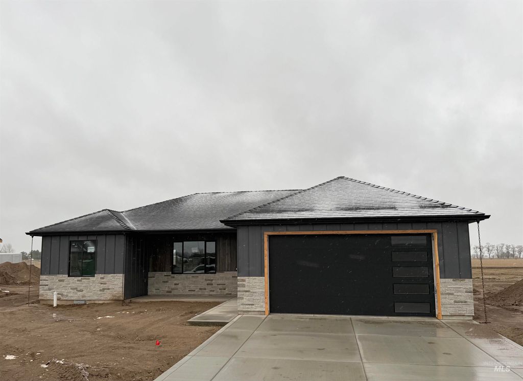 Photo of 1107 Moss Ave, Rupert, ID 83350 (MLS # 98977600)