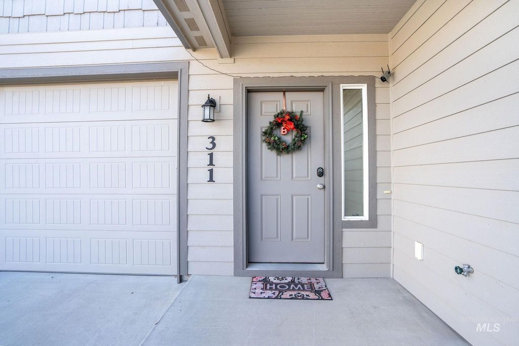 Photo of 311 Concourse Ave, Caldwell, ID 83605 (MLS # 98967460)