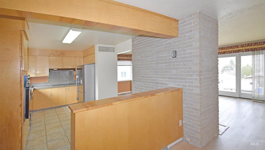 Photo of 2311 14th Avenue, Lewiston, ID 83501 (MLS # 98977197)