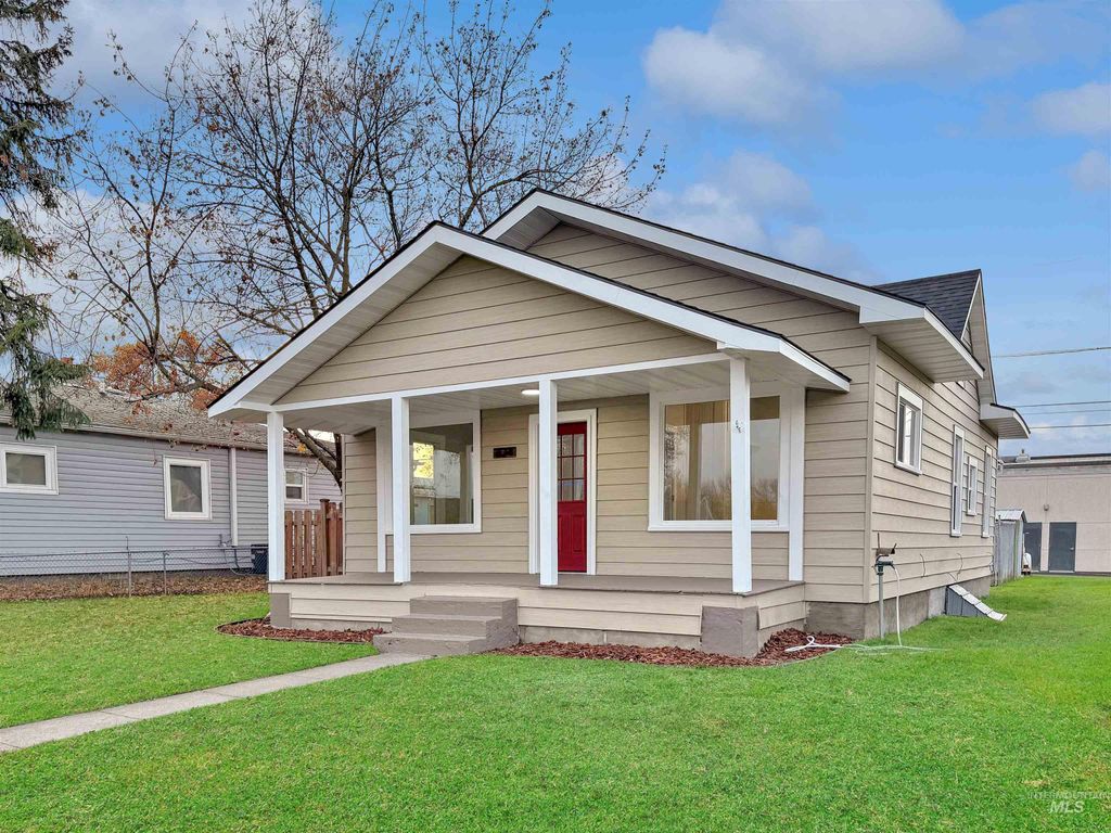 Photo of 824 4th St, Clarkston, WA 99403 (MLS # 98968283)