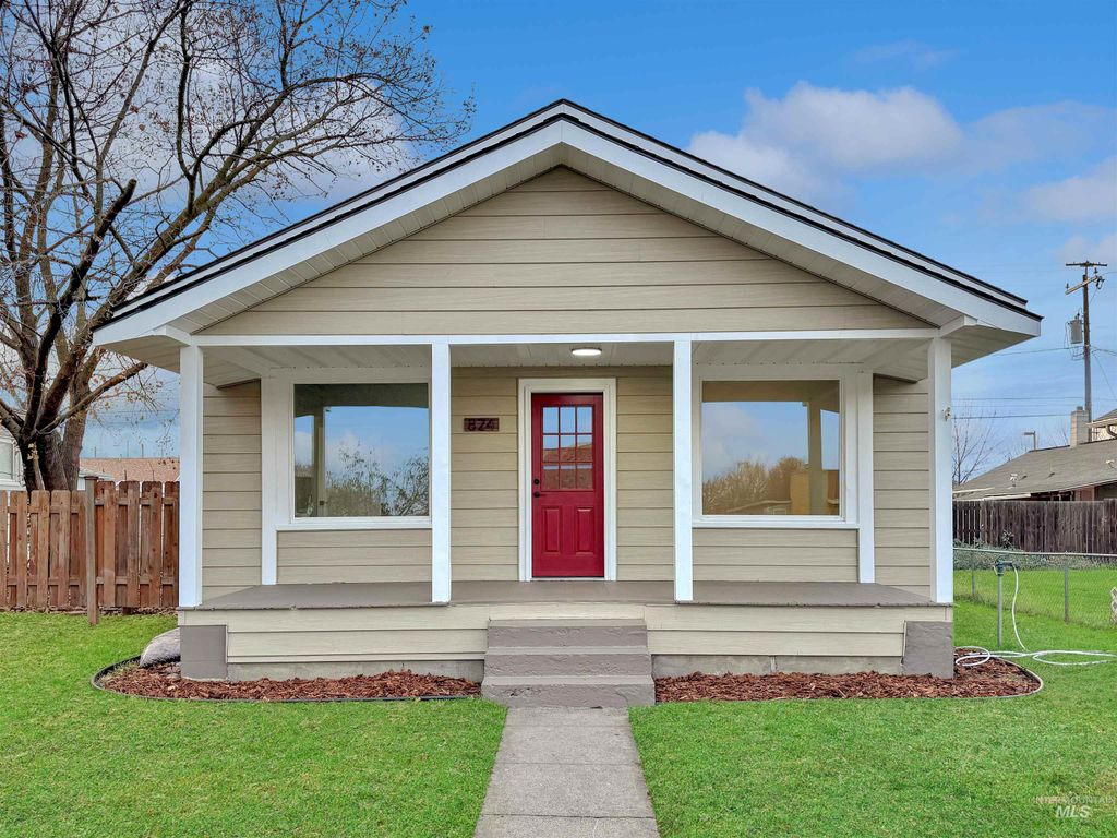 Photo of 824 4th St, Clarkston, WA 99403 (MLS # 98968283)