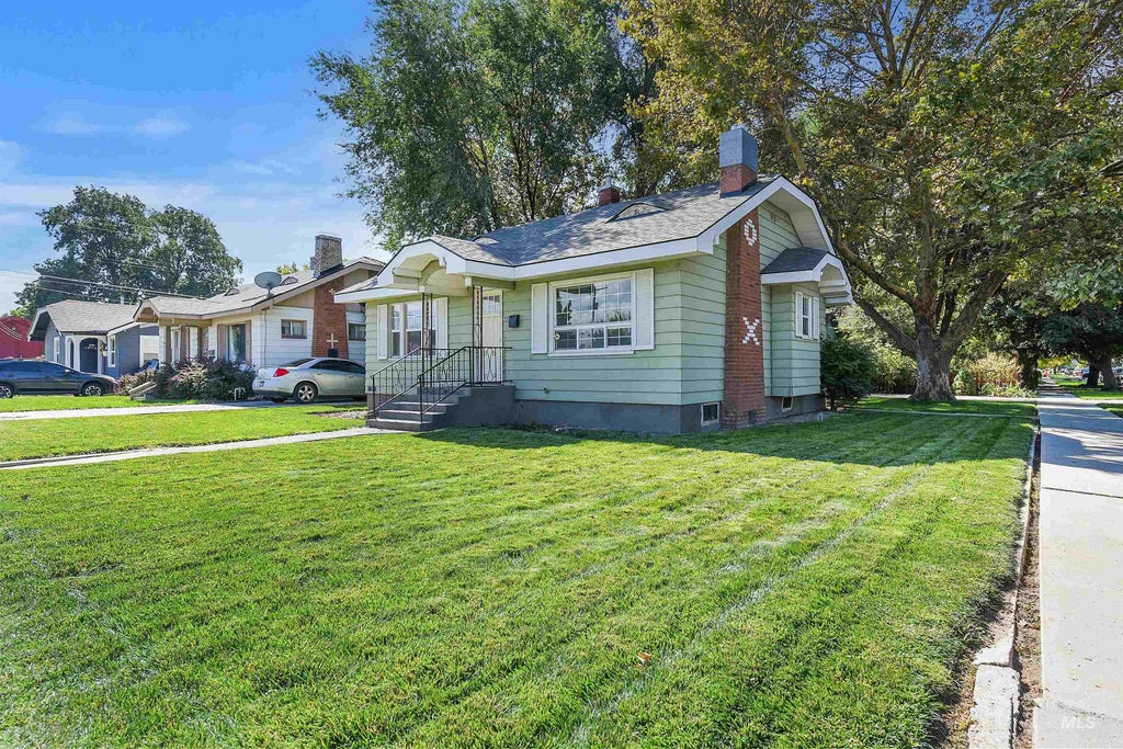 Photo of 903 7th St S ST, Nampa, ID 83651 (MLS # 99000861)
