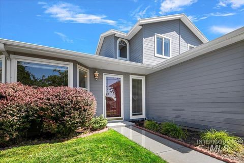 Photo of 5656 S Snapdragon Pl, Boise, ID 83716 (MLS # 98956278)