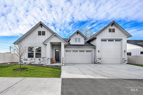 Photo of 9675 W Snow Wolf Ln, Star, ID 83669 (MLS # 98990559)