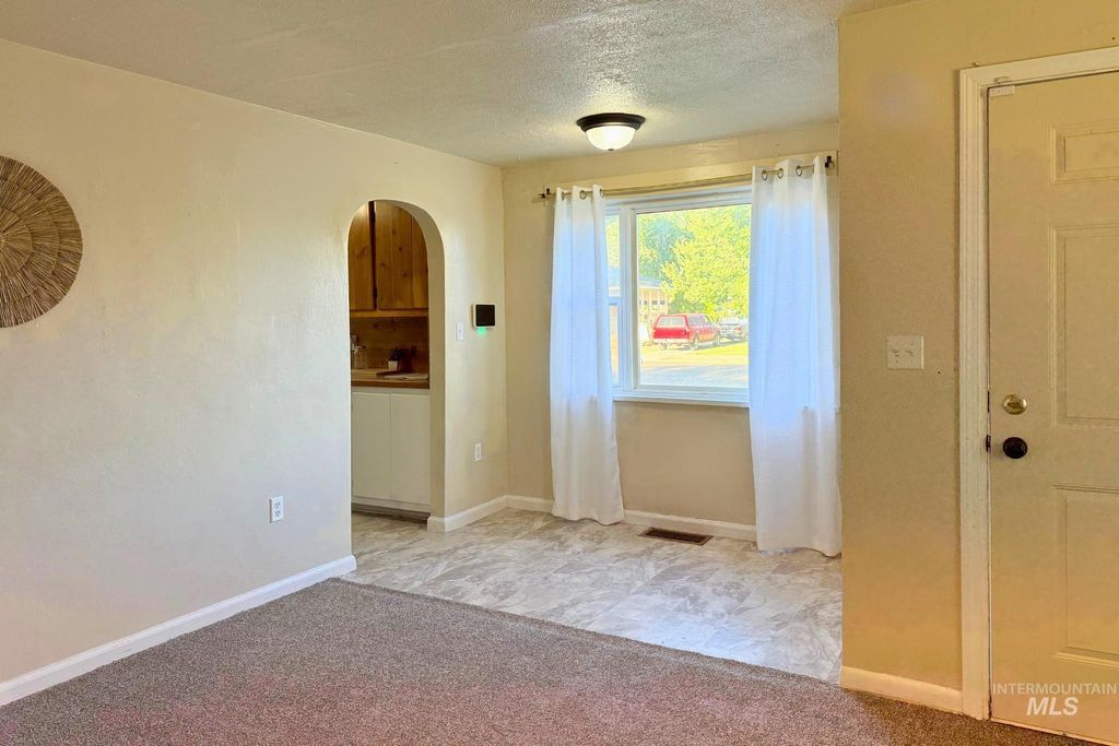 Photo of 865 N 8th East, Mountain Home, ID 83647 (MLS # 98957769)