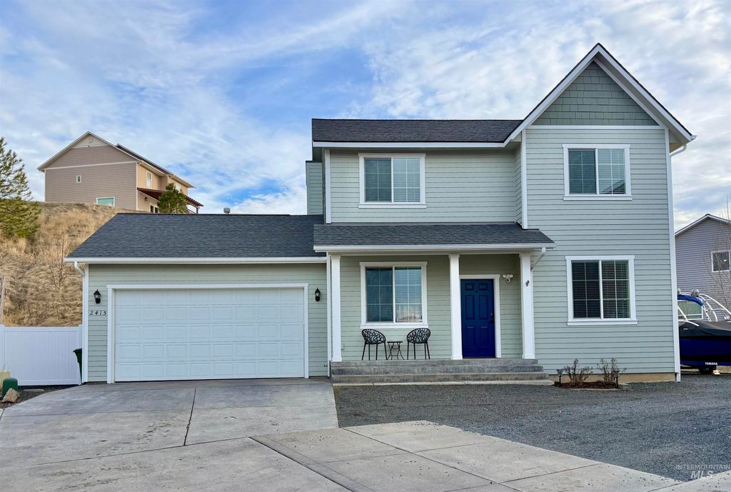 Photo of 2415 White Ave, Moscow, ID 83843 (MLS # 98973666)