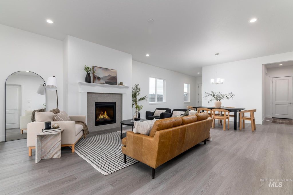 Photo of 2501 N Oakman Ave, Star, ID 83669 (MLS # 98981714)