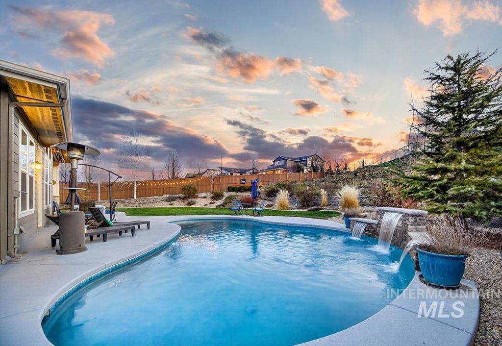 Photo of 2177 E Mores Trail Dr, Meridian, ID 83642 (MLS # 98983879)