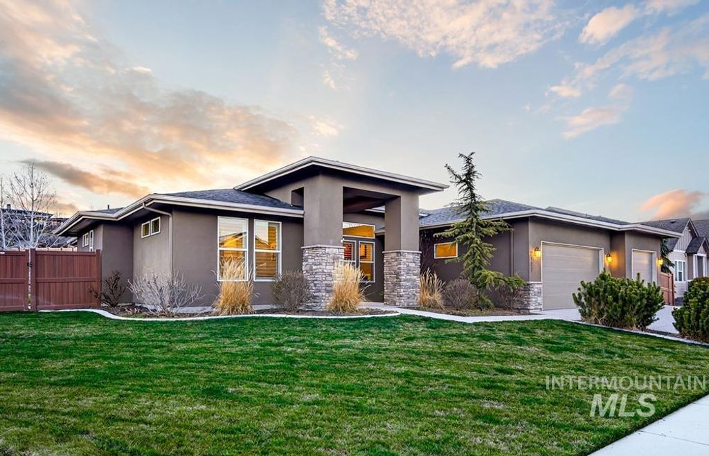 Photo of 2177 E Mores Trail Dr, Meridian, ID 83642 (MLS # 98983879)