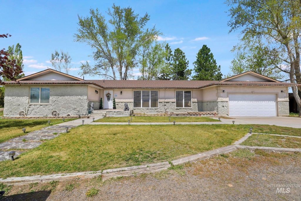 Photo of 164 E 200 S, Jerome, ID 83338 (MLS # 98984843)