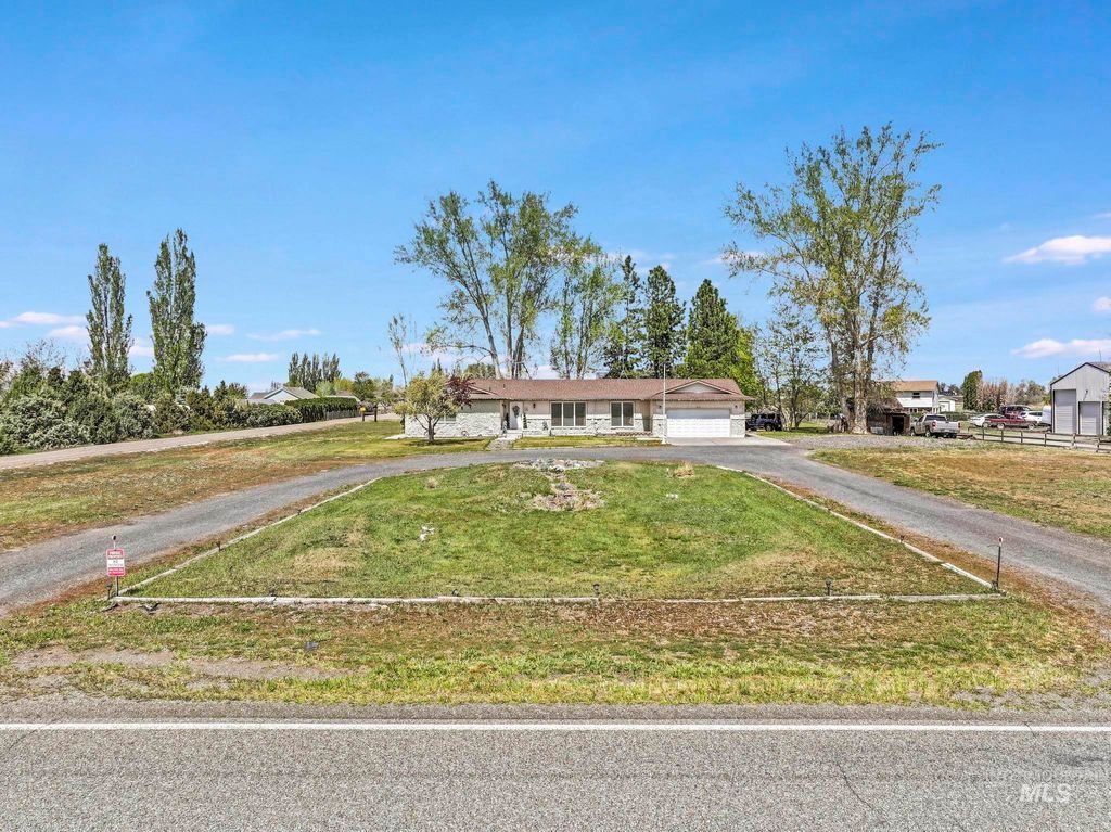 Photo of 164 E 200 S, Jerome, ID 83338 (MLS # 98984843)