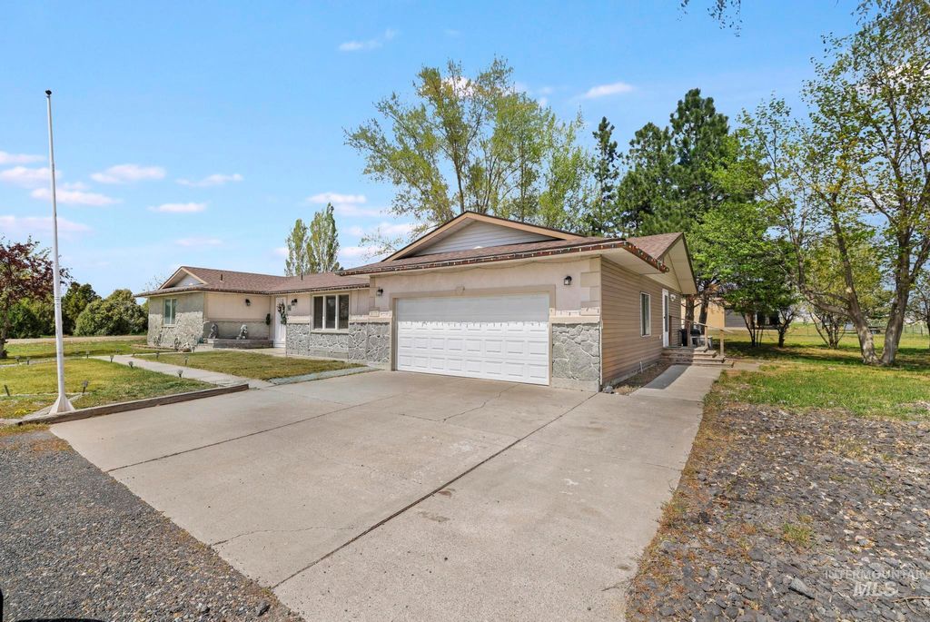 Photo of 164 E 200 S, Jerome, ID 83338 (MLS # 98984843)