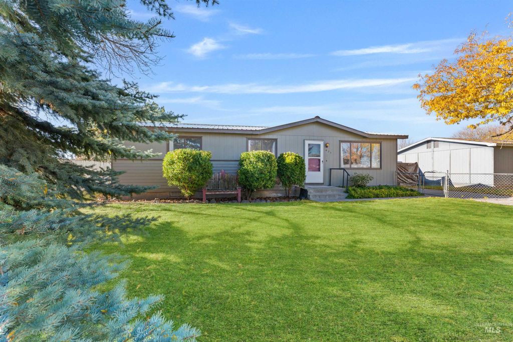 Photo of 471 Wiseman St, Hansen, ID 83334 (MLS # 98967136)