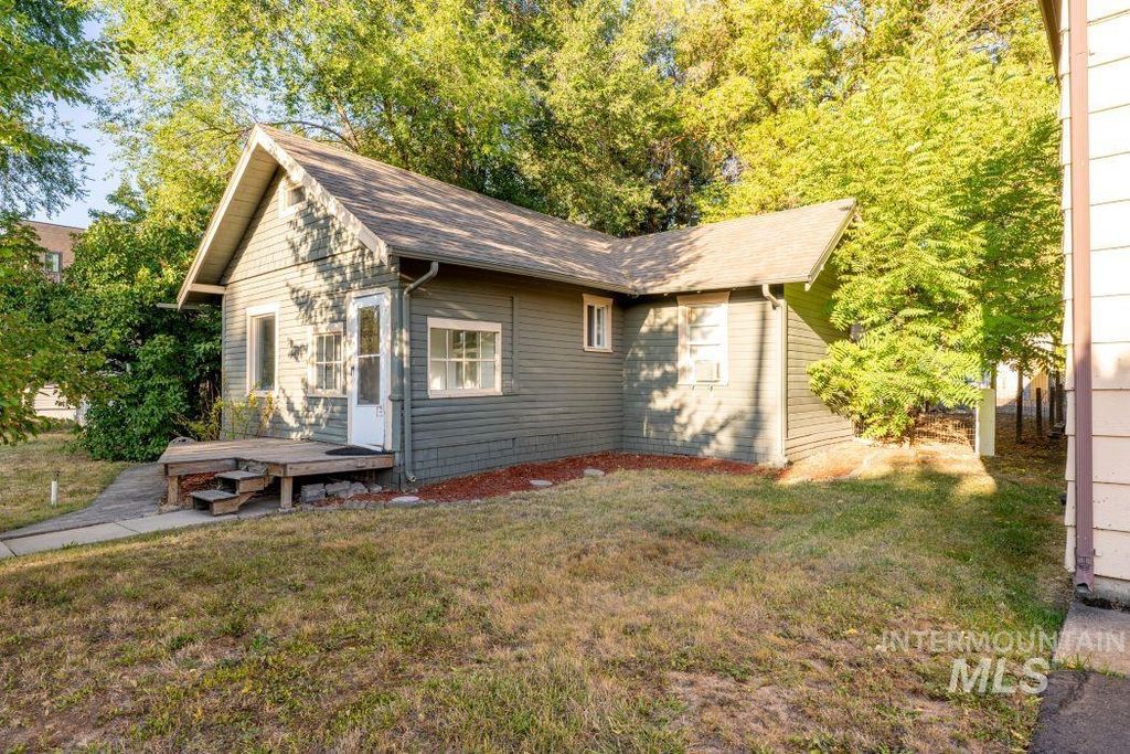 Photo of 112 S Asbury St, Moscow, ID 83843 (MLS # 98962505)
