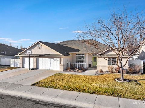 Photo of 2723 Joshua Way, Twin Falls, ID 83301 (MLS # 98976298)