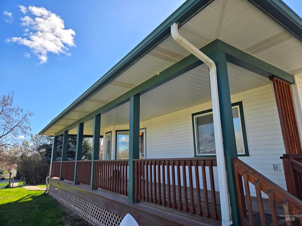 Photo of 2794 9th Ave, Clarkston, WA 99403 (MLS # 98979775)