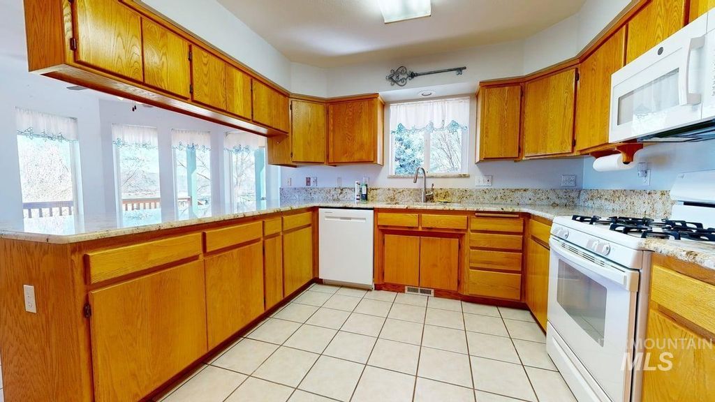 Photo of 2794 9th Ave, Clarkston, WA 99403 (MLS # 98979775)