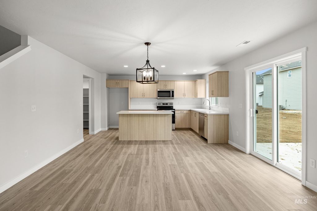 Photo of 13727 Judson St, Caldwell, ID 83607 (MLS # 98974830)