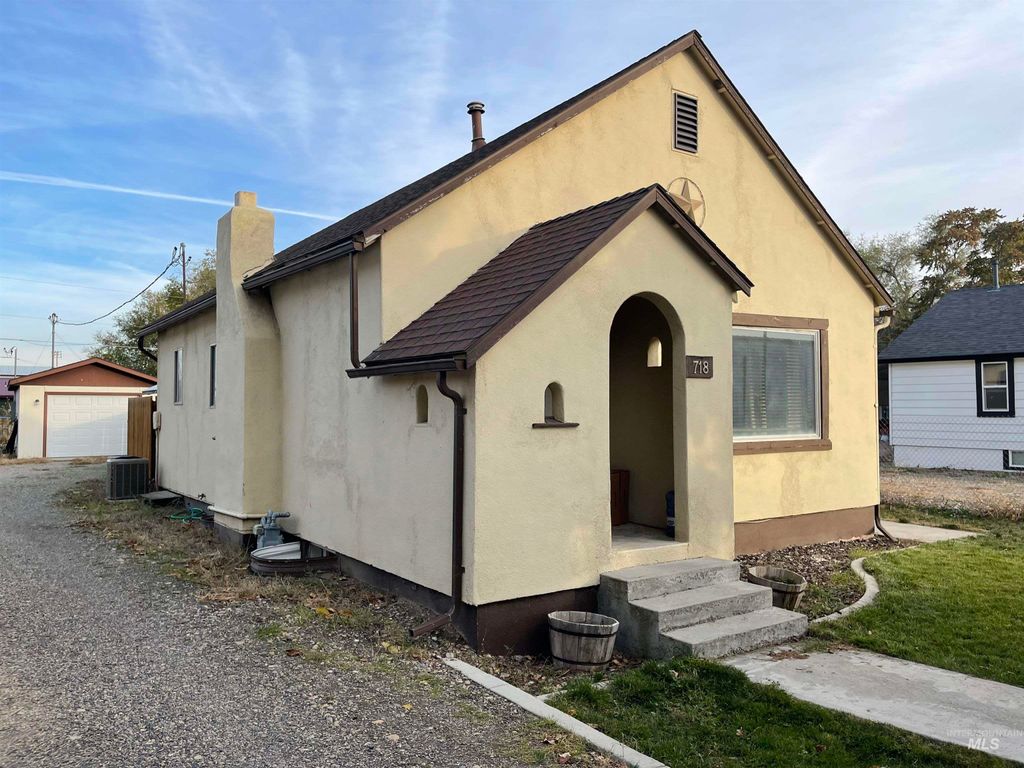 Photo of 718 S Colorado Ave, Fruitland, ID 83619 (MLS # 98984660)