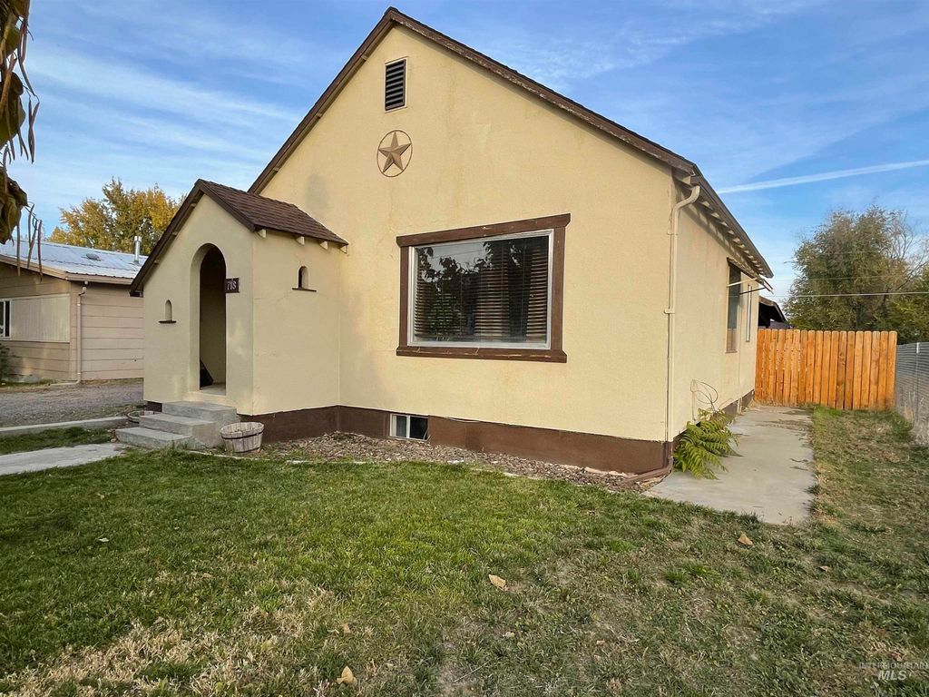 Photo of 718 S Colorado Ave, Fruitland, ID 83619 (MLS # 98984660)