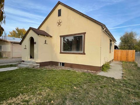 Photo of 718 S Colorado Ave, Fruitland, ID 83619 (MLS # 98984660)