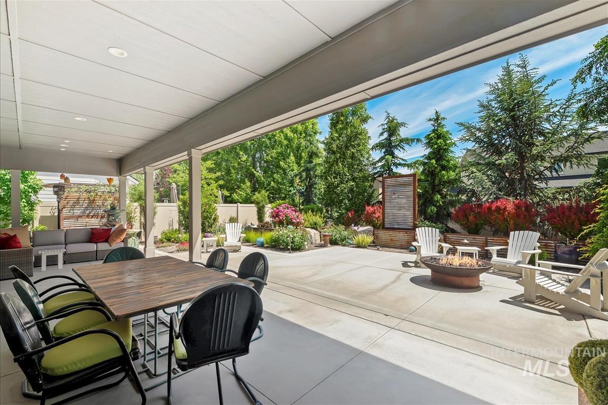 4143 W Prickly Pear Dr