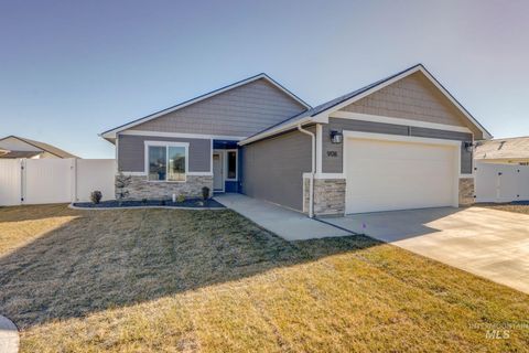 Photo of 908 Sierra St, Vale, OR 97918 (MLS # 98928475)