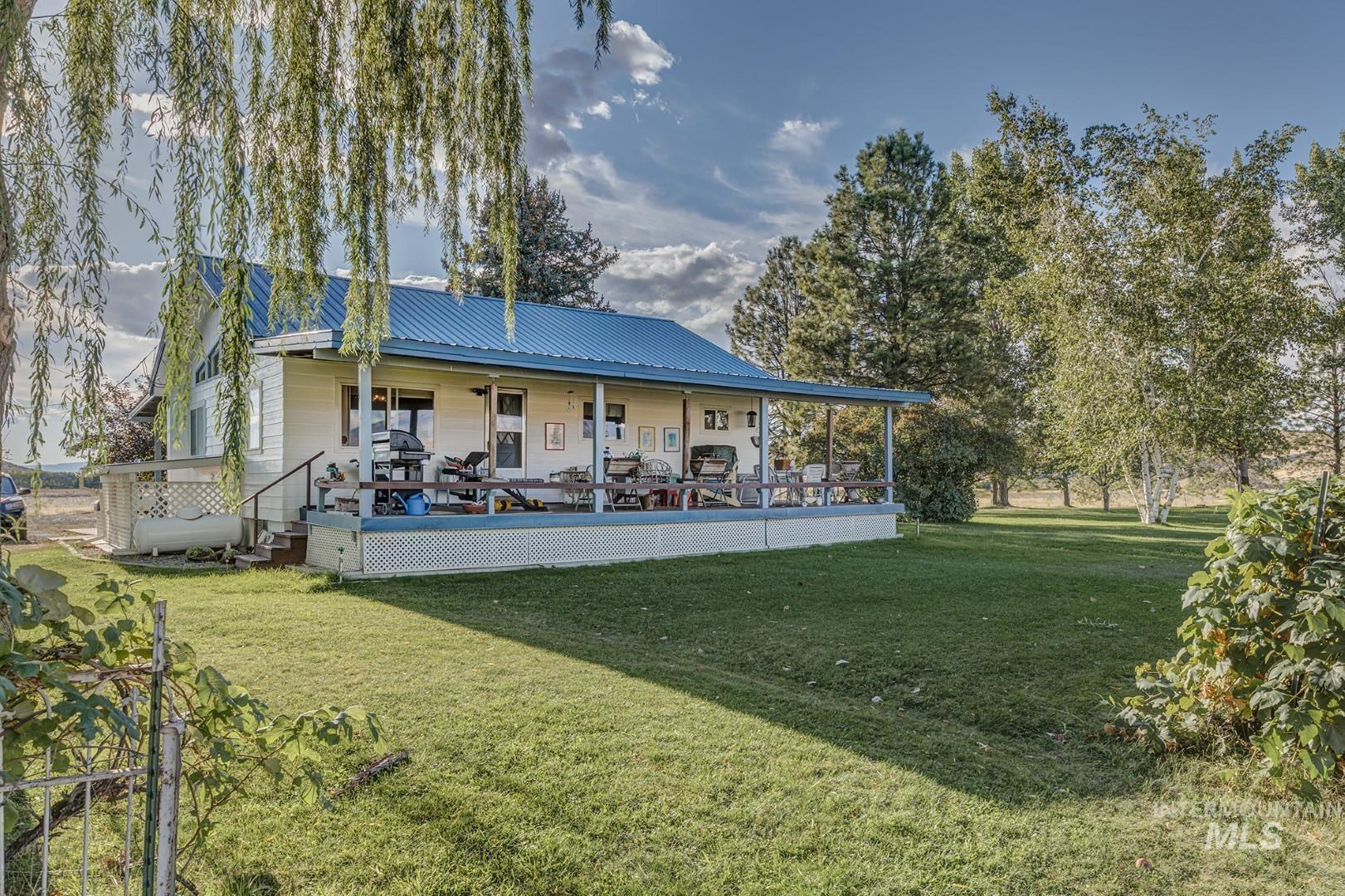 1032 W Indian Valley Rd