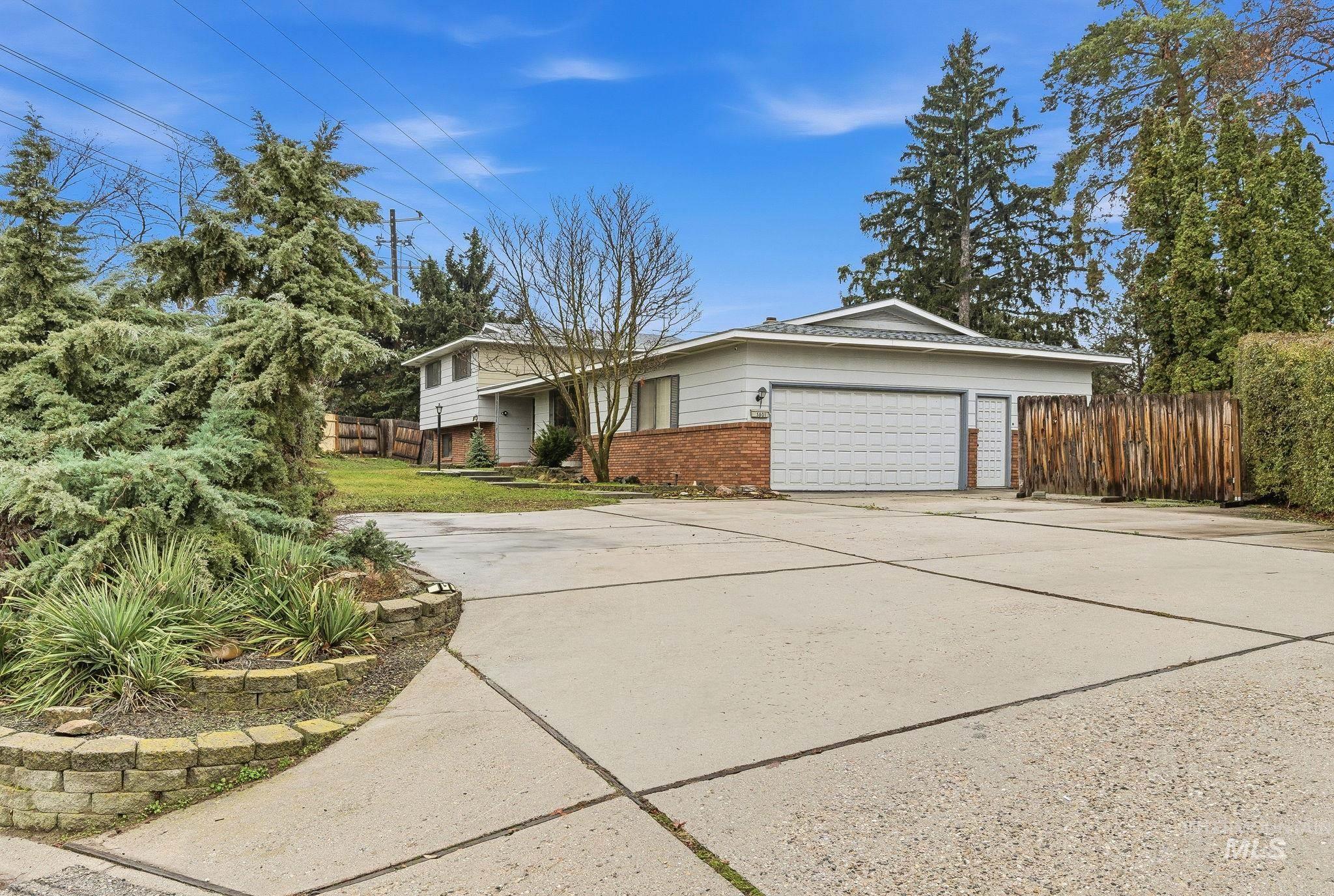 5801 W Randolph Drive