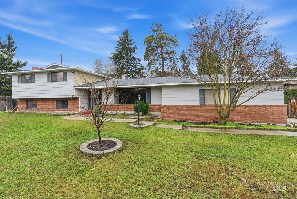 Photo of 5801 W Randolph Drove Dr, Boise, ID 83709 (MLS # 98969481)