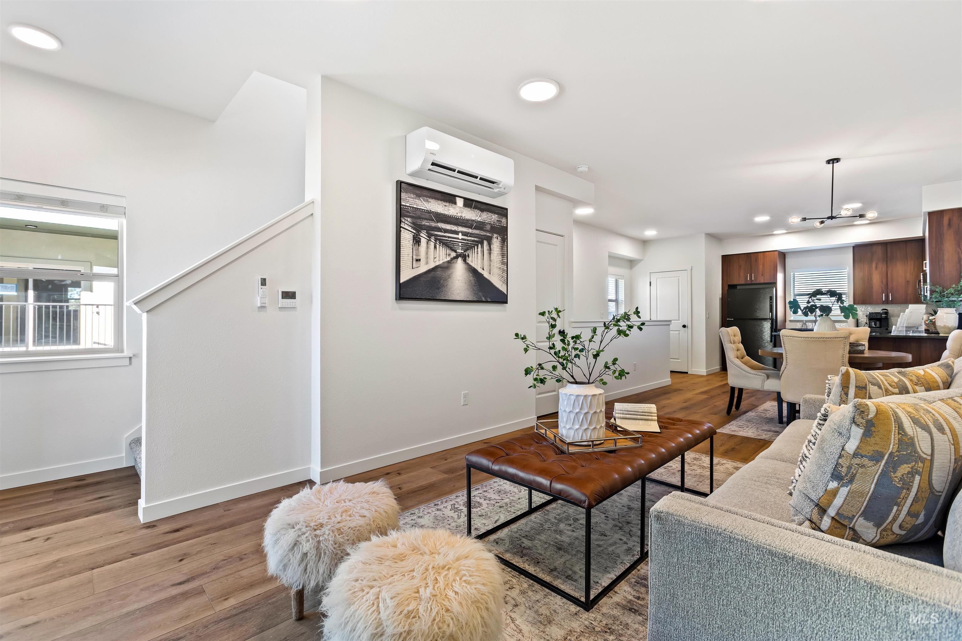 7439 W Swain Lane