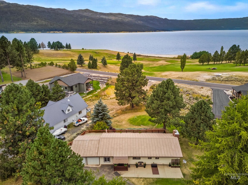 Photo of 119 Par Dr, Cascade, ID 83611 (MLS # 99000168)