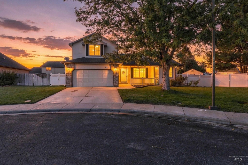 Photo of 432 Fall Dr, Nampa, ID 83686 (MLS # 99000449)