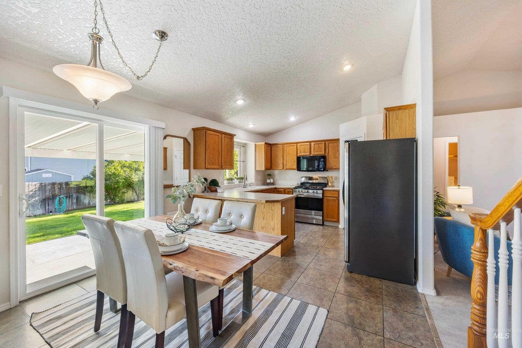 Photo of 432 Fall Dr, Nampa, ID 83686 (MLS # 99000449)