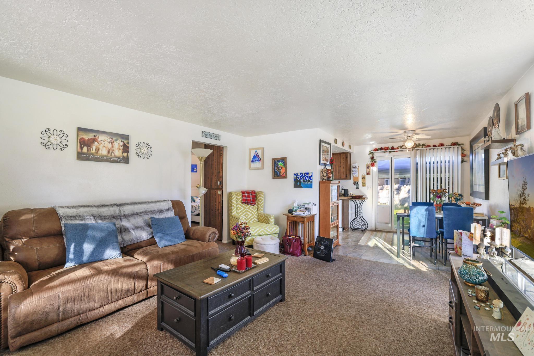 1010/1014 Locust St N