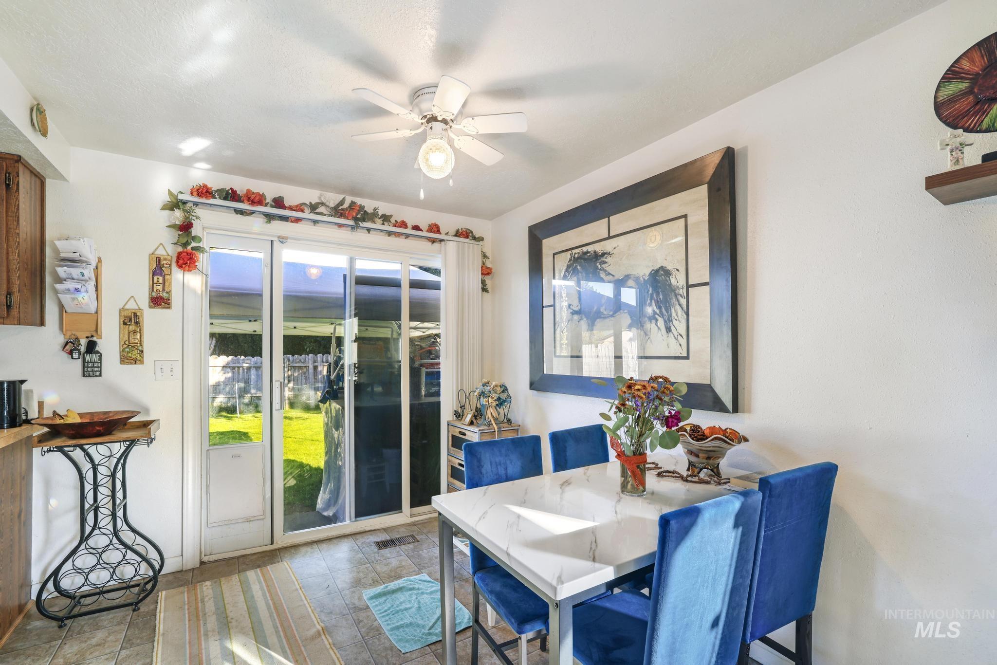 1010/1014 Locust St N