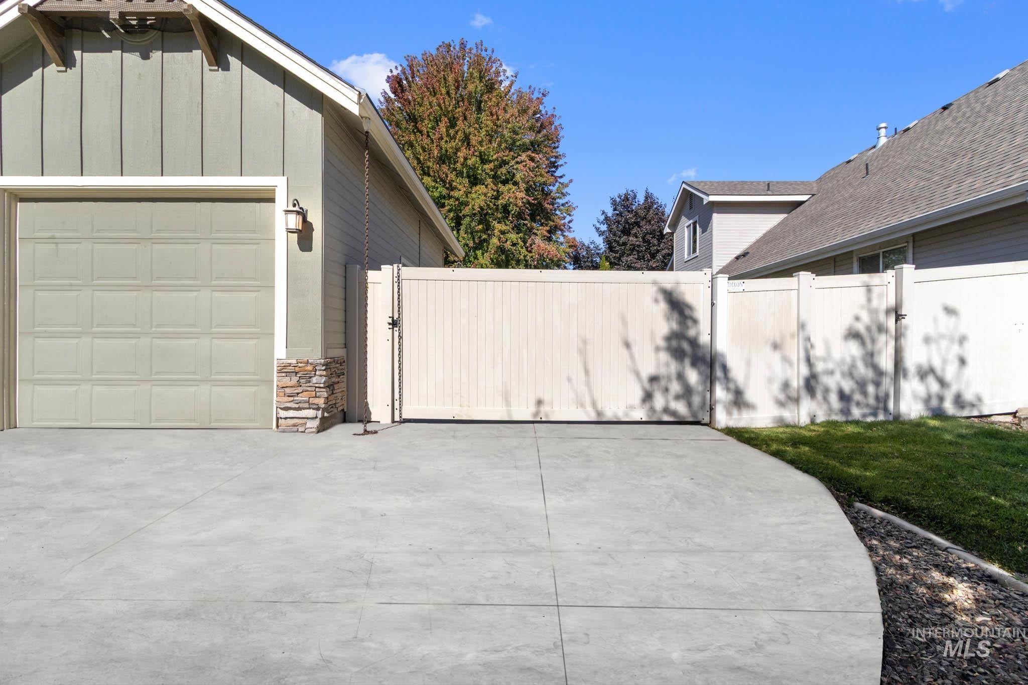 2950 E Lucca Dr