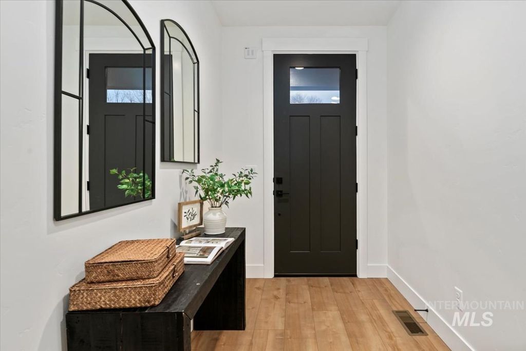 Photo of 1713 N 31st St, Boise, ID 83703 (MLS # 98977632)