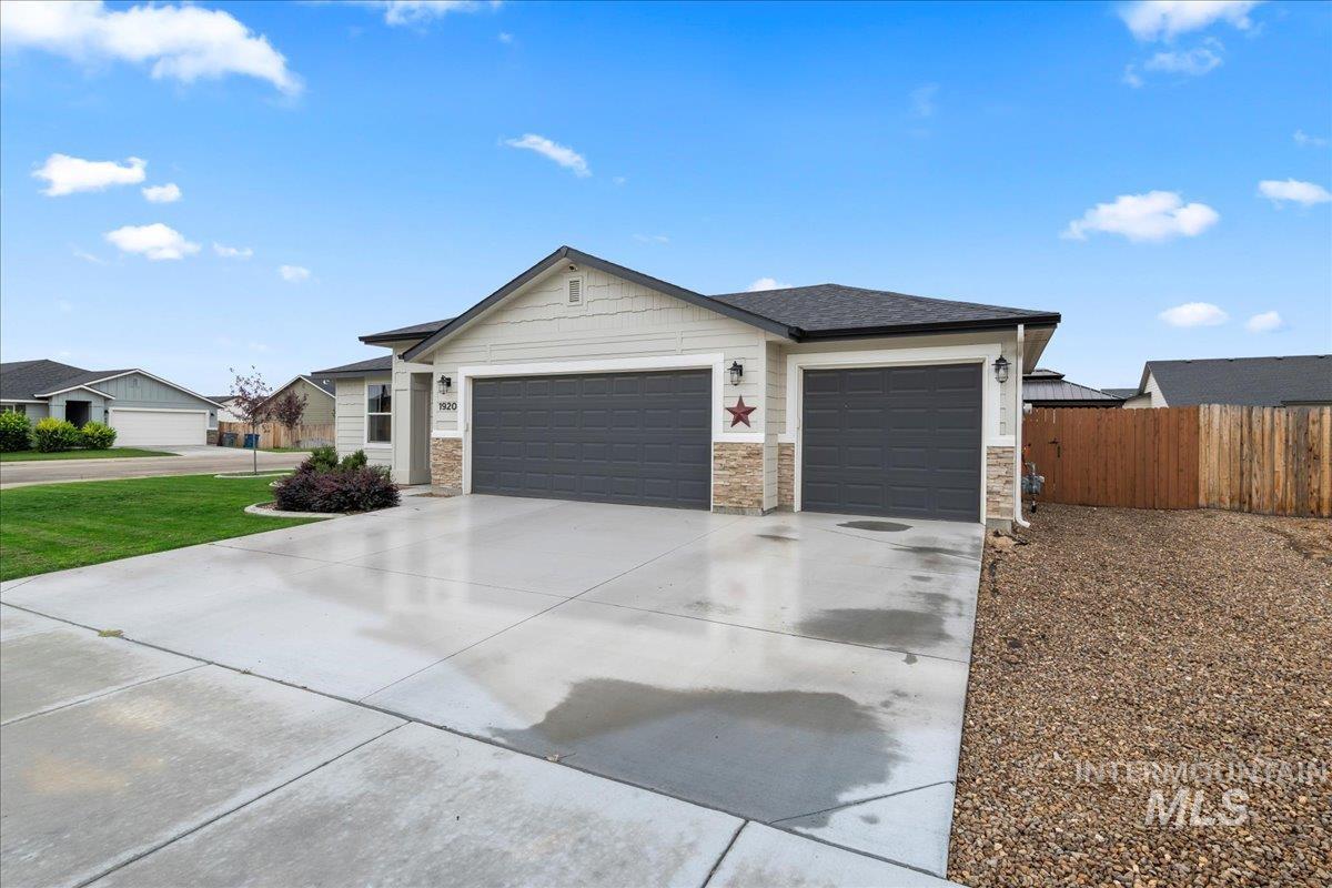 1920 SW Challis Dr