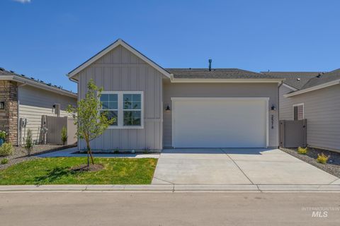Photo of 2574 N Leatherwood Ave, Star, ID 83669 (MLS # 98976432)